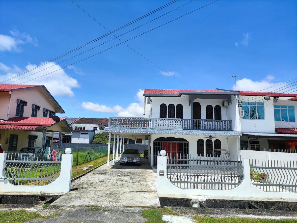 Grand Height Homestay 7A 10Pax 4Rooms 诗巫 外观 照片